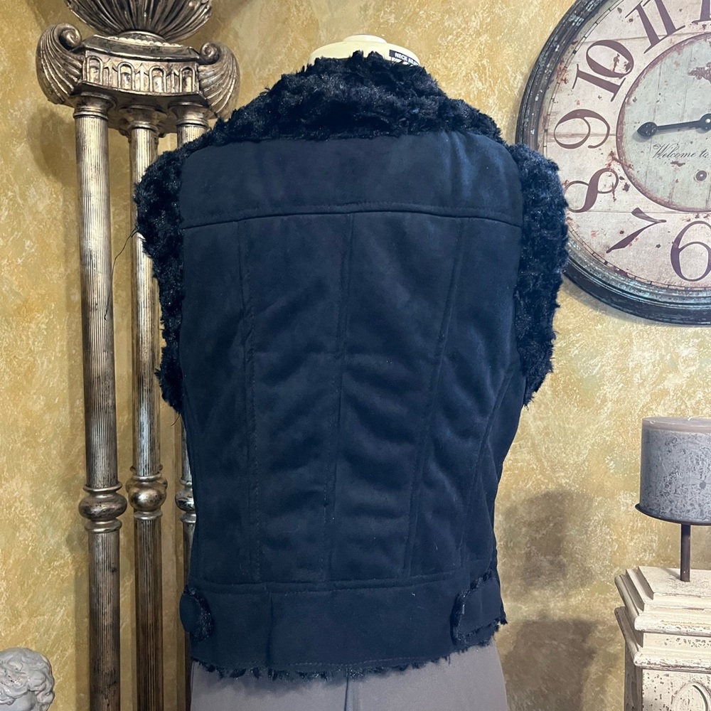 Cute Black Vest L